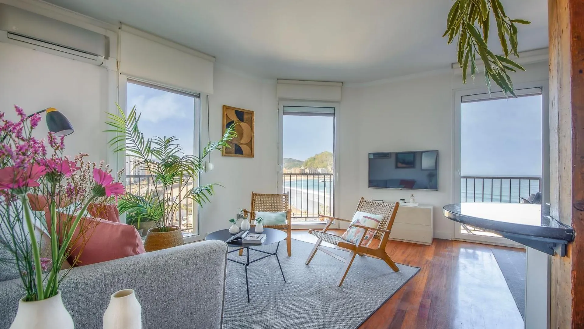Sea Views From 4 Balconies Walk Score 90 San Sebastian